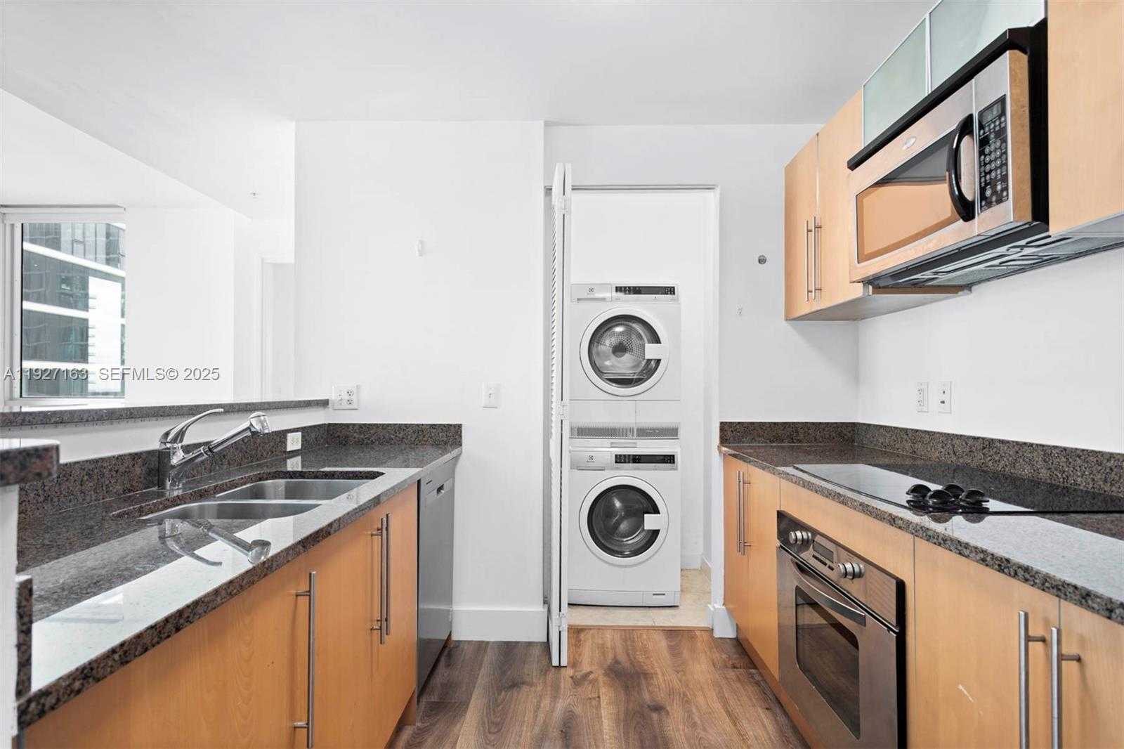 Small Image of 300 SOUTH BISCAYNE BLVD #T-2802, Miami Number 8