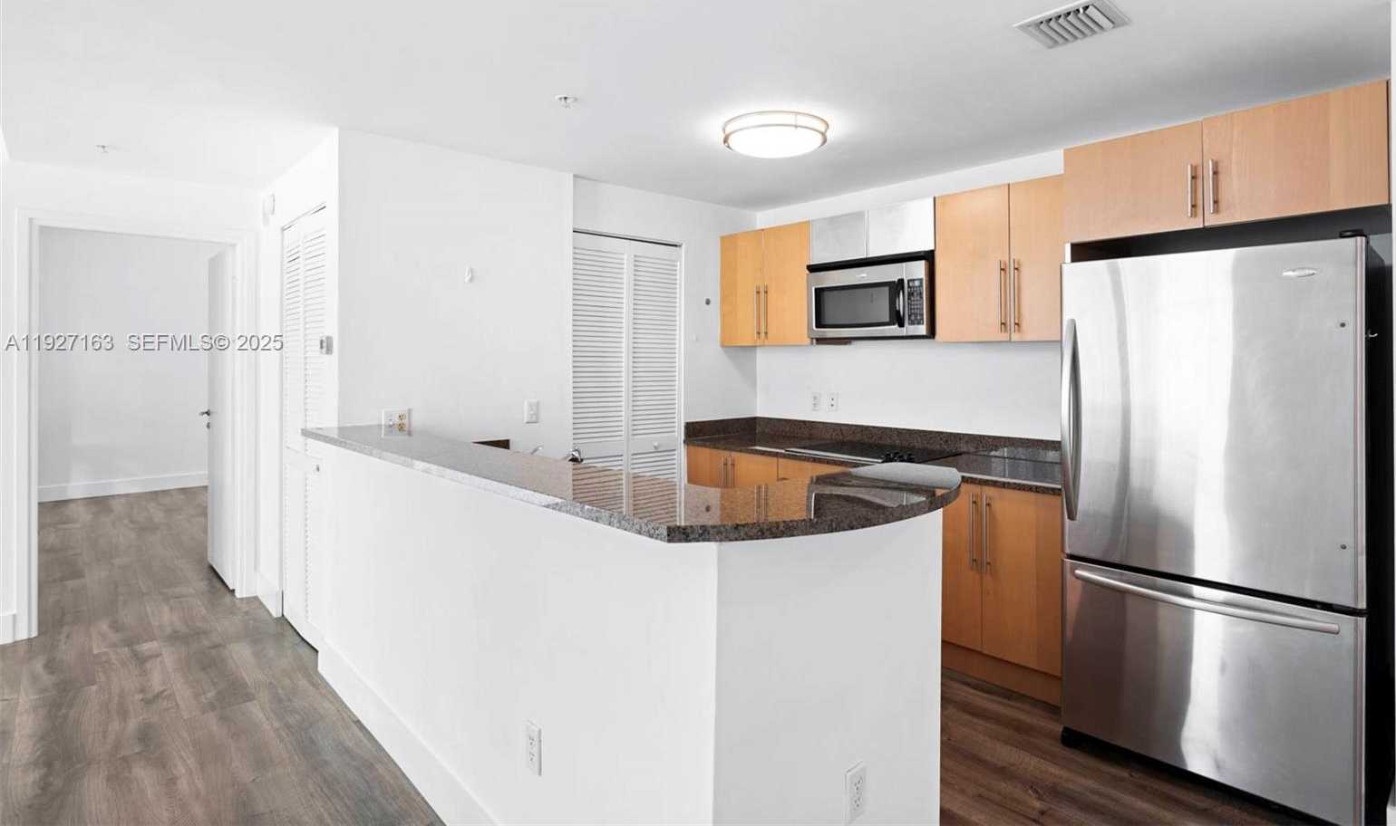 Small Image of 300 SOUTH BISCAYNE BLVD #T-2802, Miami Number 9