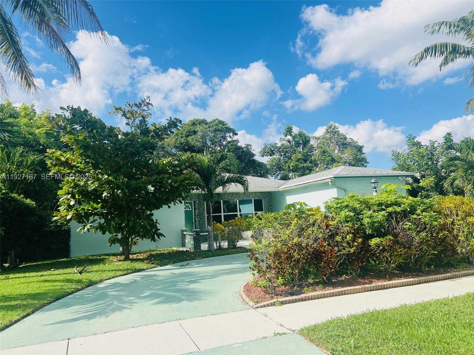 Small Image of 850 SOUTH WEST 50TH TER, Margate Number 2