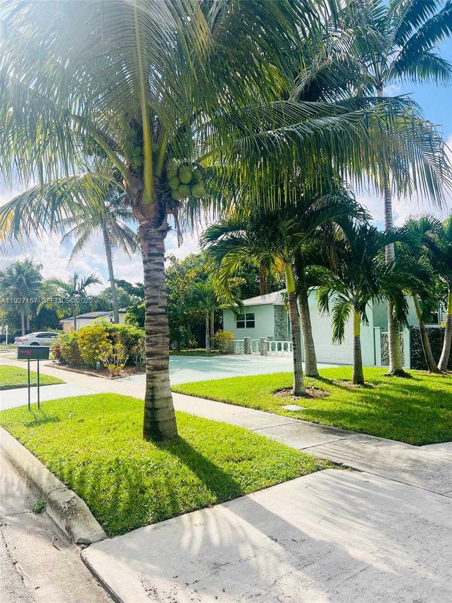 Small Image of 850 SOUTH WEST 50TH TER, Margate Number 3