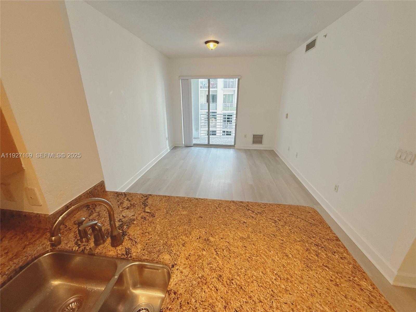 Imagen de Pequeño Objeto