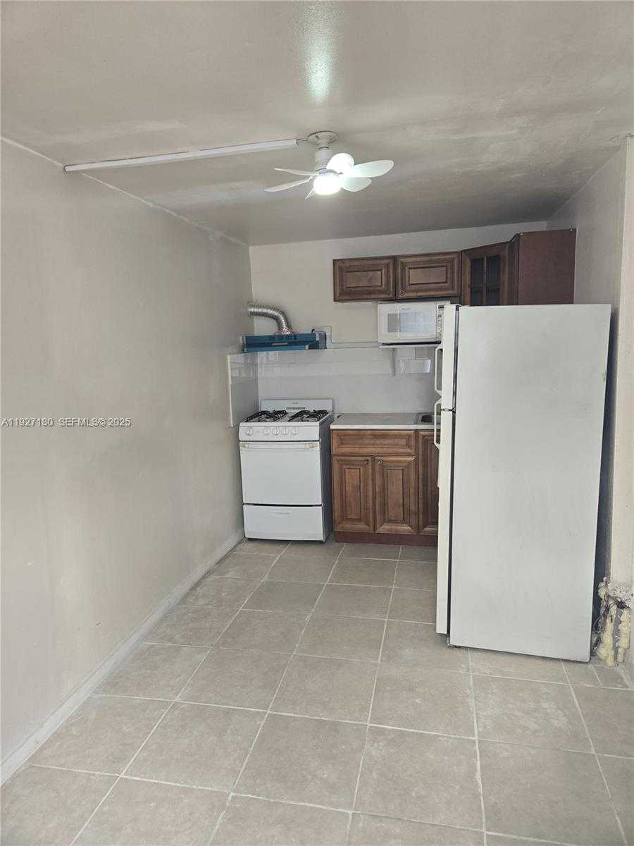 Small Image of 16240 NORTH WEST 18TH AVE, Miami Gardens Number 9