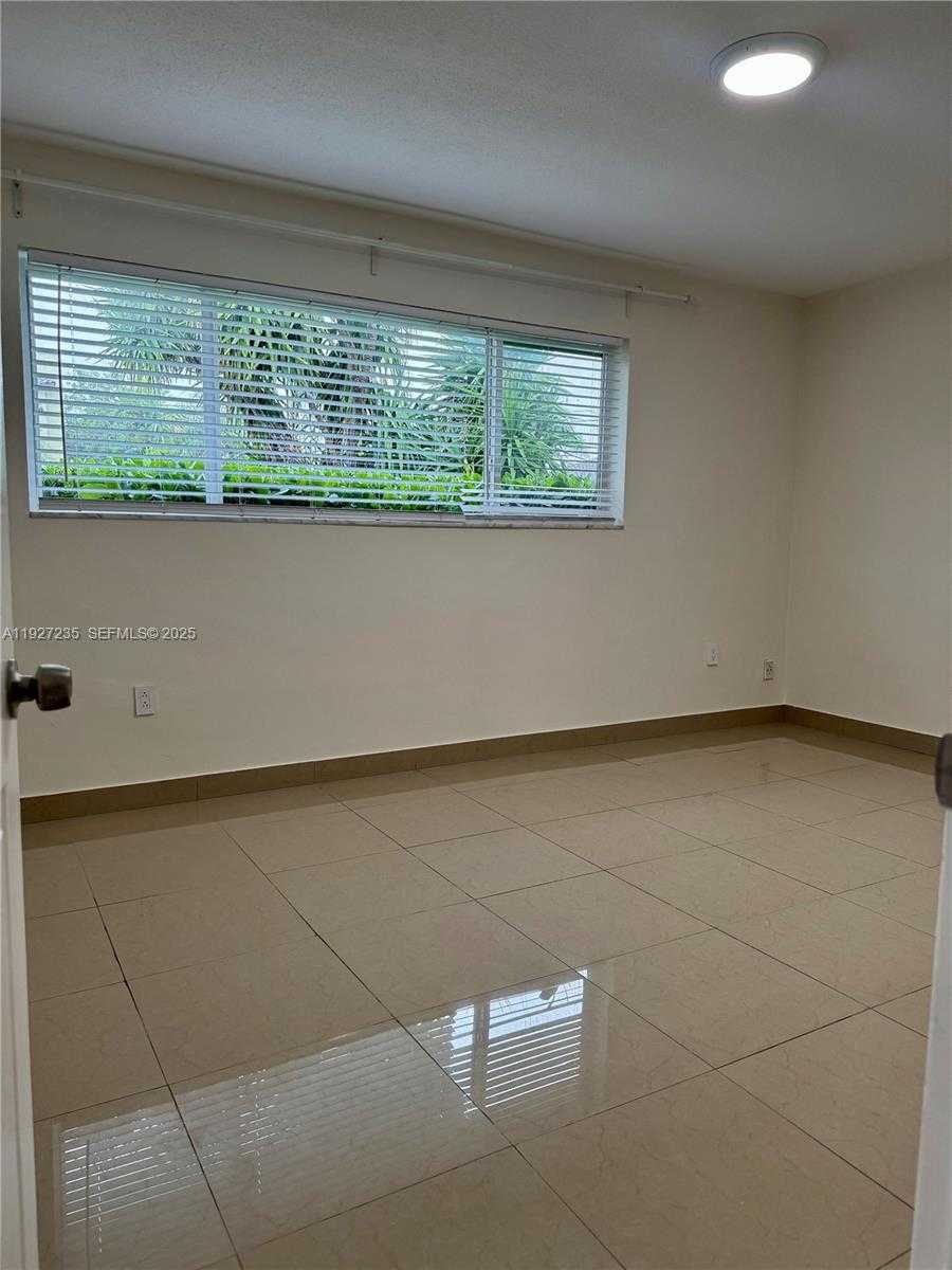 Small Image of 16453 NORTH EAST 33RD AVE #0000, North Miami Beach Number 14