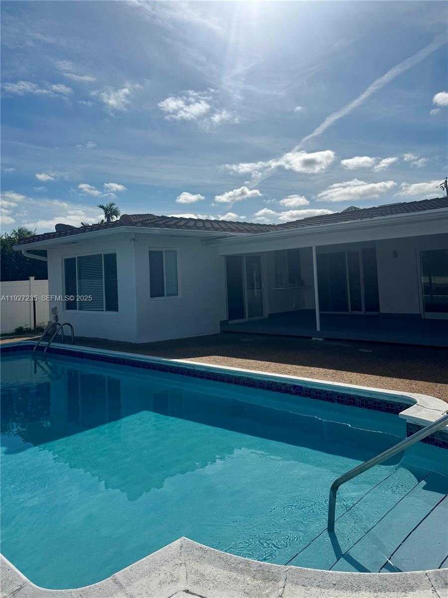 Small Image of 16453 NORTH EAST 33RD AVE #0000, North Miami Beach Number 21