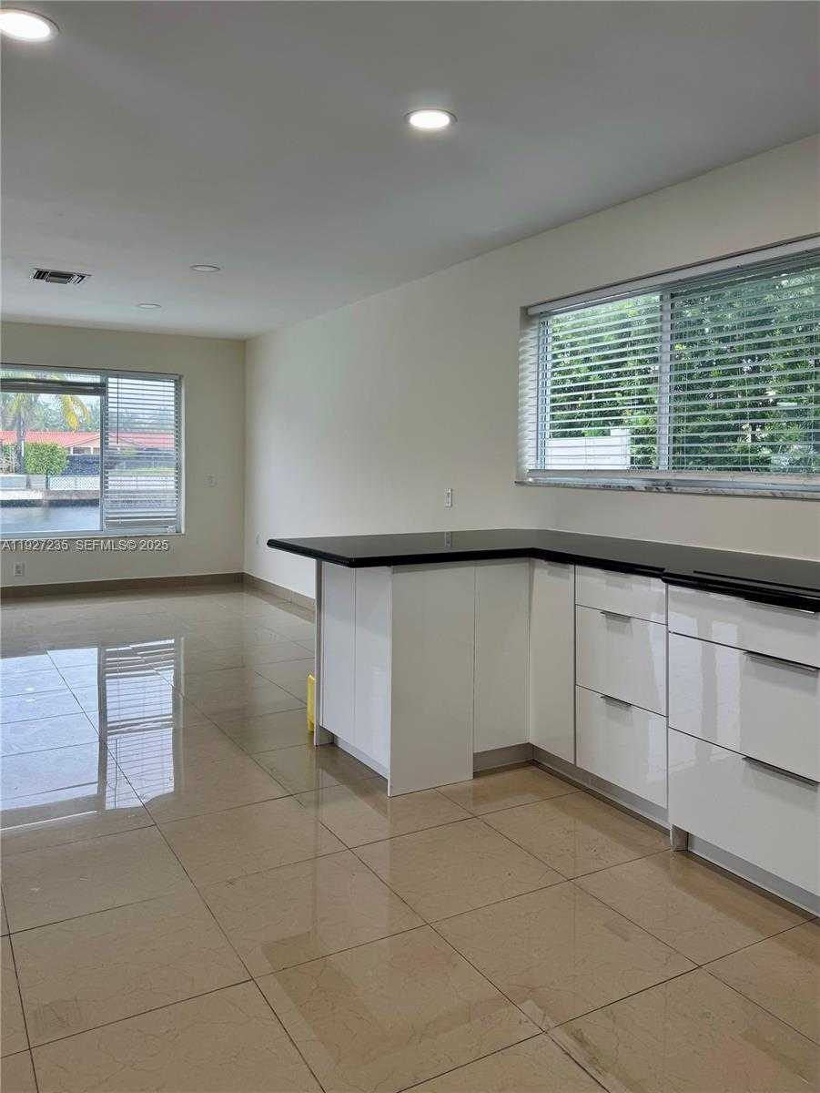 Small Image of 16453 NORTH EAST 33RD AVE #0000, North Miami Beach Number 28