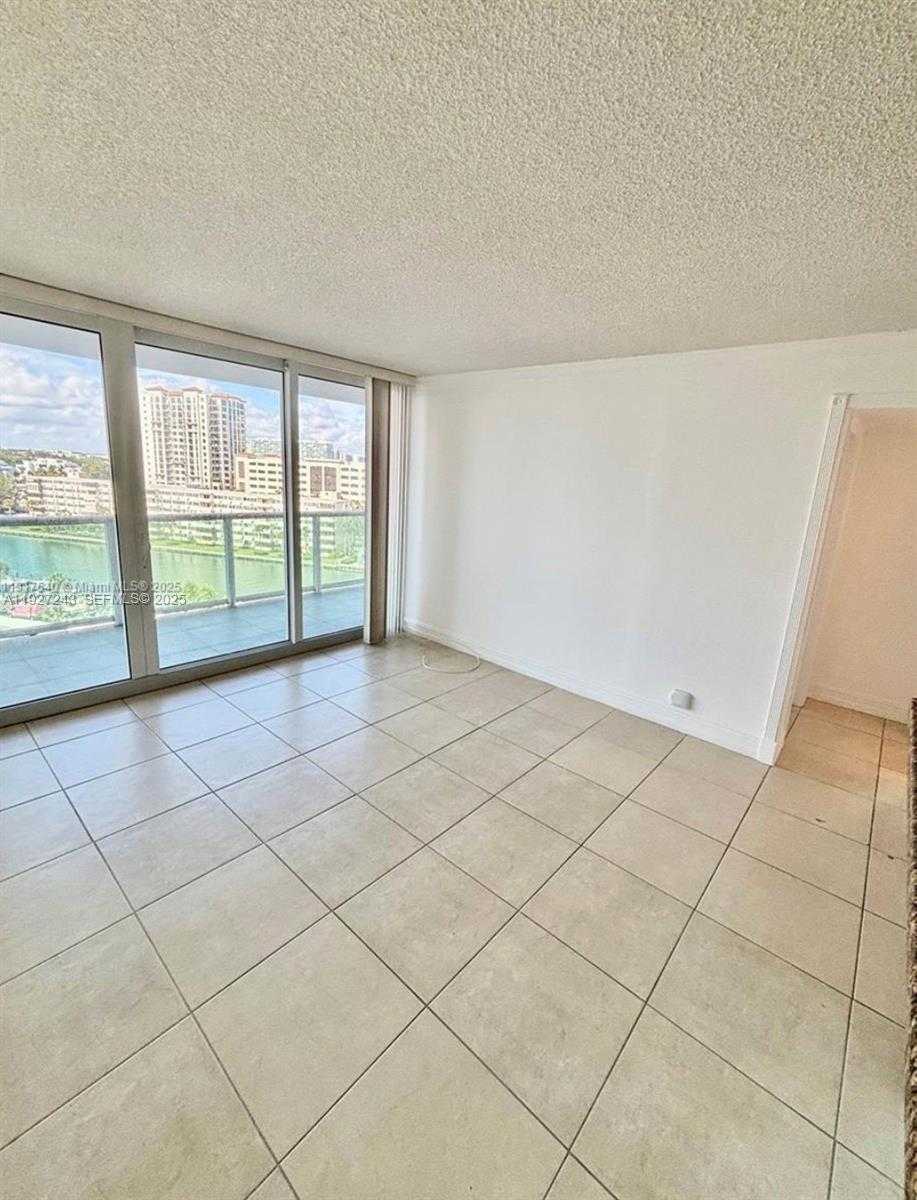 Small Image of 100 BAYVIEW DR #903, Sunny Isles Beach Number 10