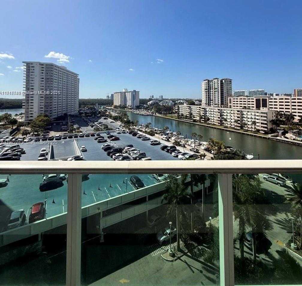Small Image of 100 BAYVIEW DR #903, Sunny Isles Beach Number 3