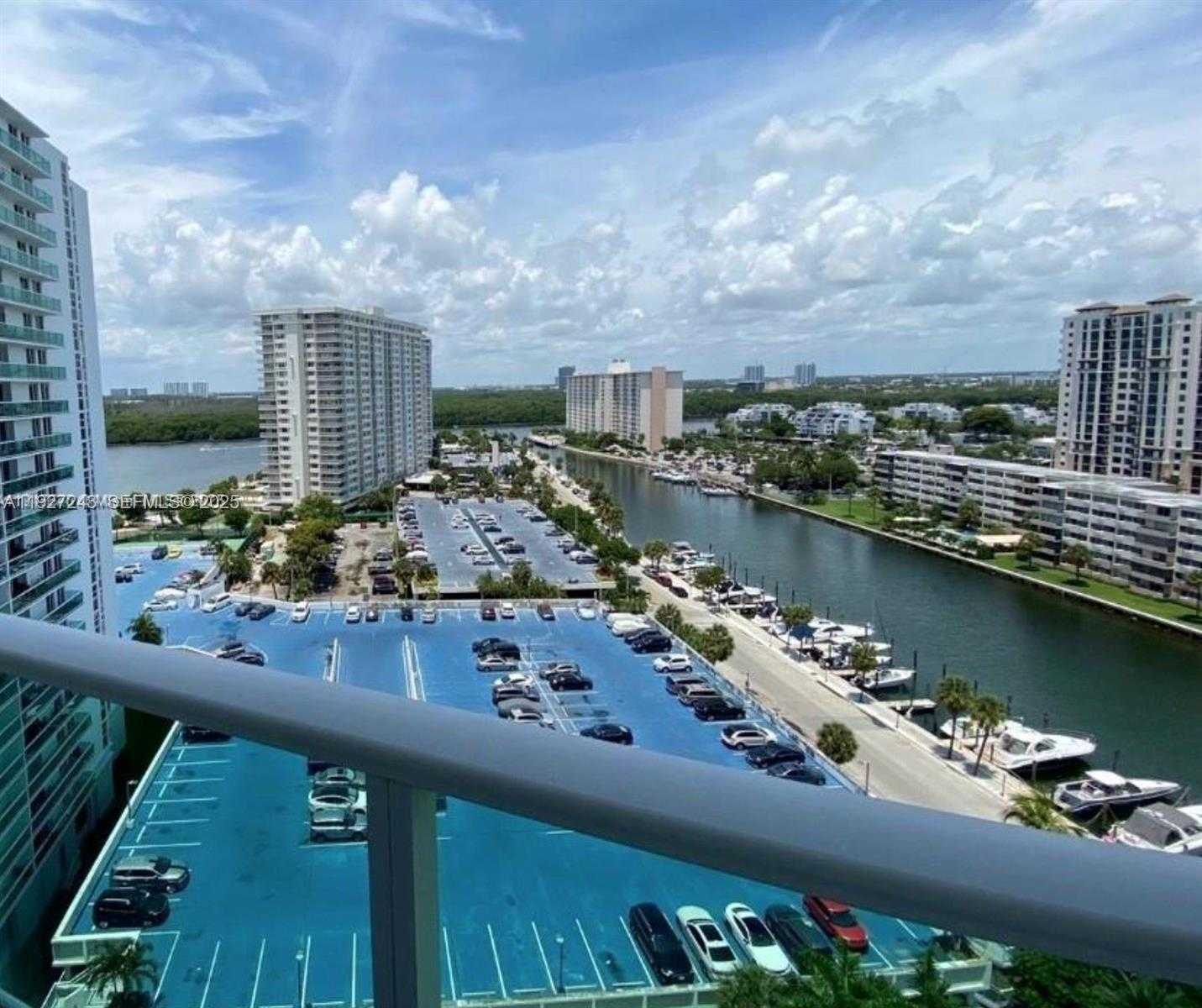 Small Image of 100 BAYVIEW DR #903, Sunny Isles Beach Number 4