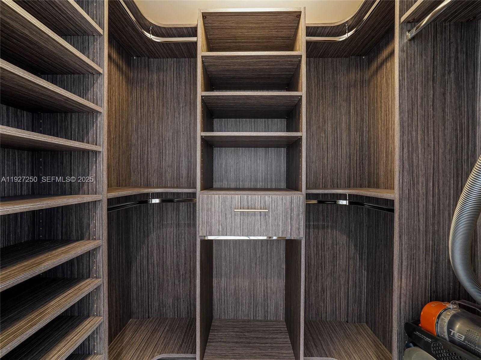 Imagen de Pequeño Objeto