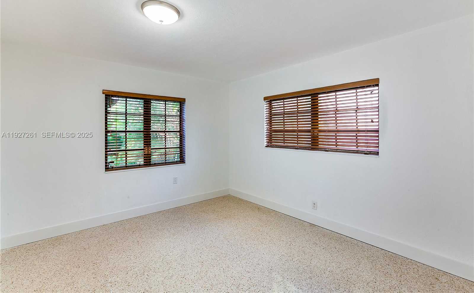 Small Image of 407 MINORCA AVE, Coral Gables Number 10