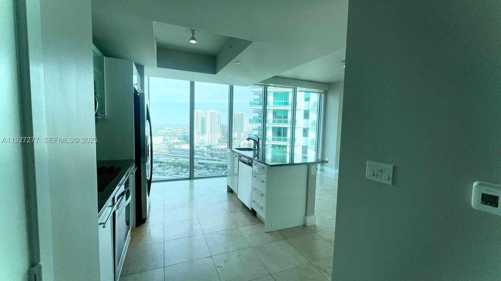 Small Image of 888 BISCAYNE BLVD #2412, Miami Number 10