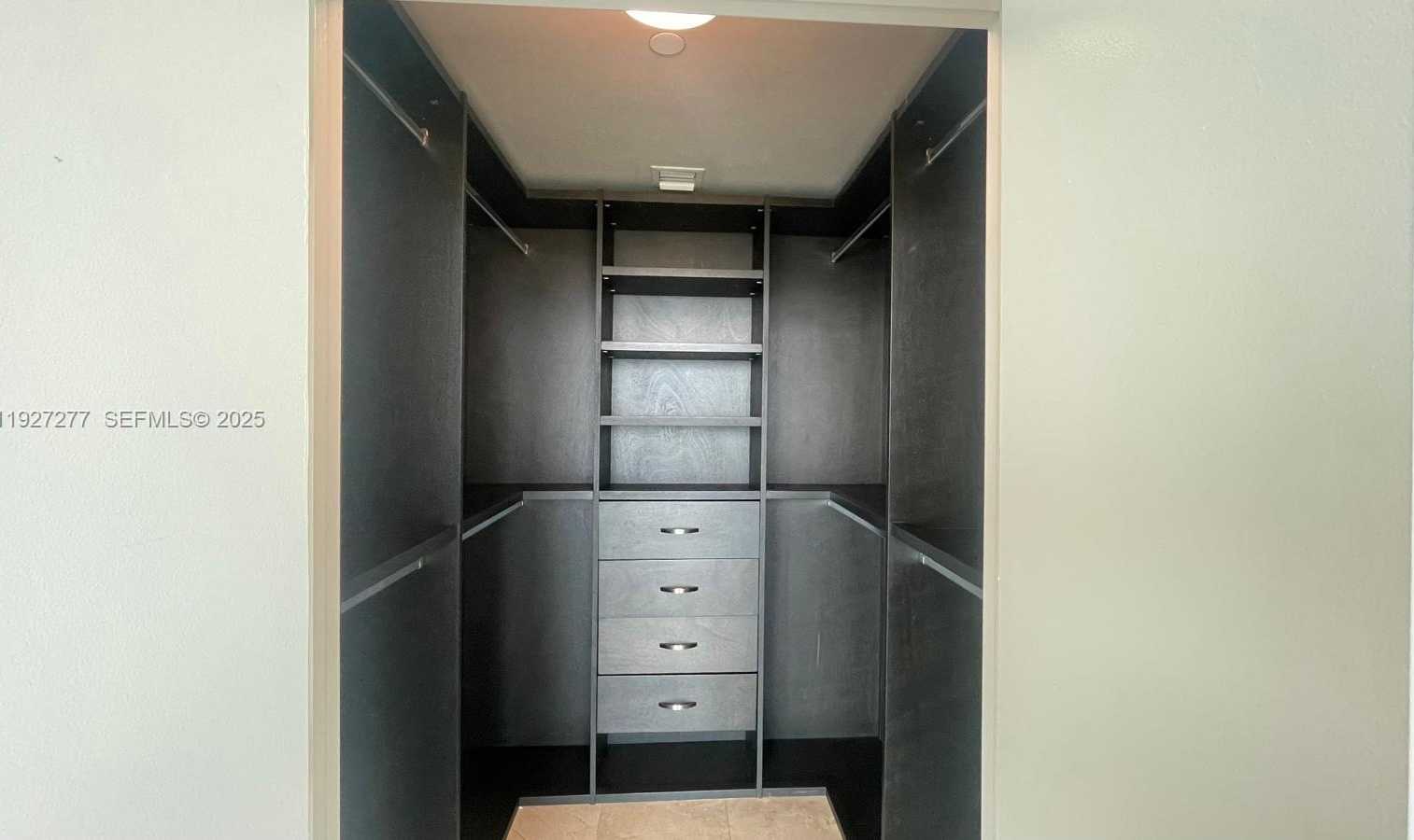 Small Image of 888 BISCAYNE BLVD #2412, Miami Number 12