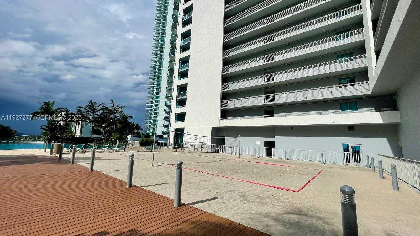 Small Image of 888 BISCAYNE BLVD #2412, Miami Number 23