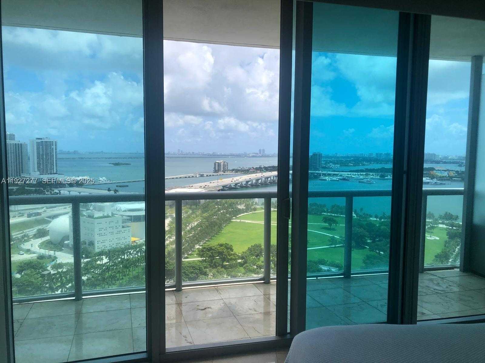 Small Image of 888 BISCAYNE BLVD #2412, Miami Number 25