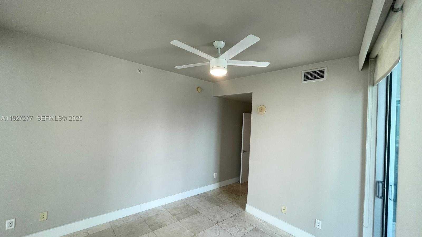 Small Image of 888 BISCAYNE BLVD #2412, Miami Number 5