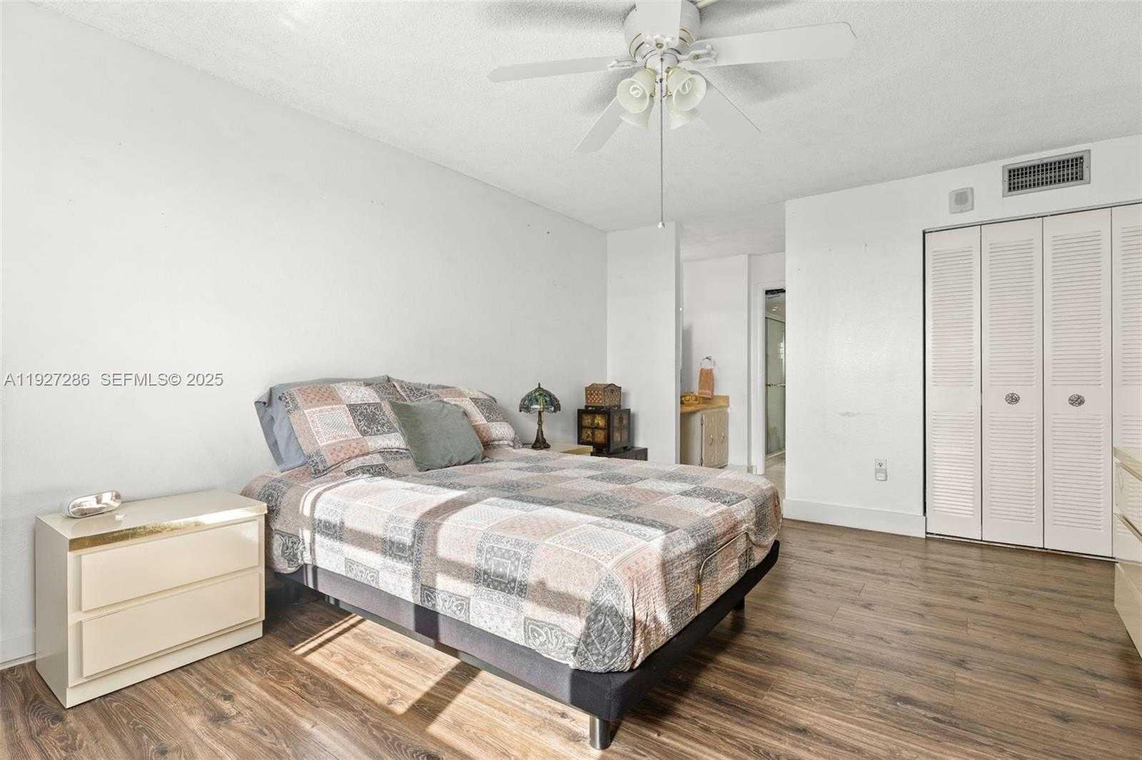 Small Image of 6900 BAY DR #5C, Miami Beach Number 12