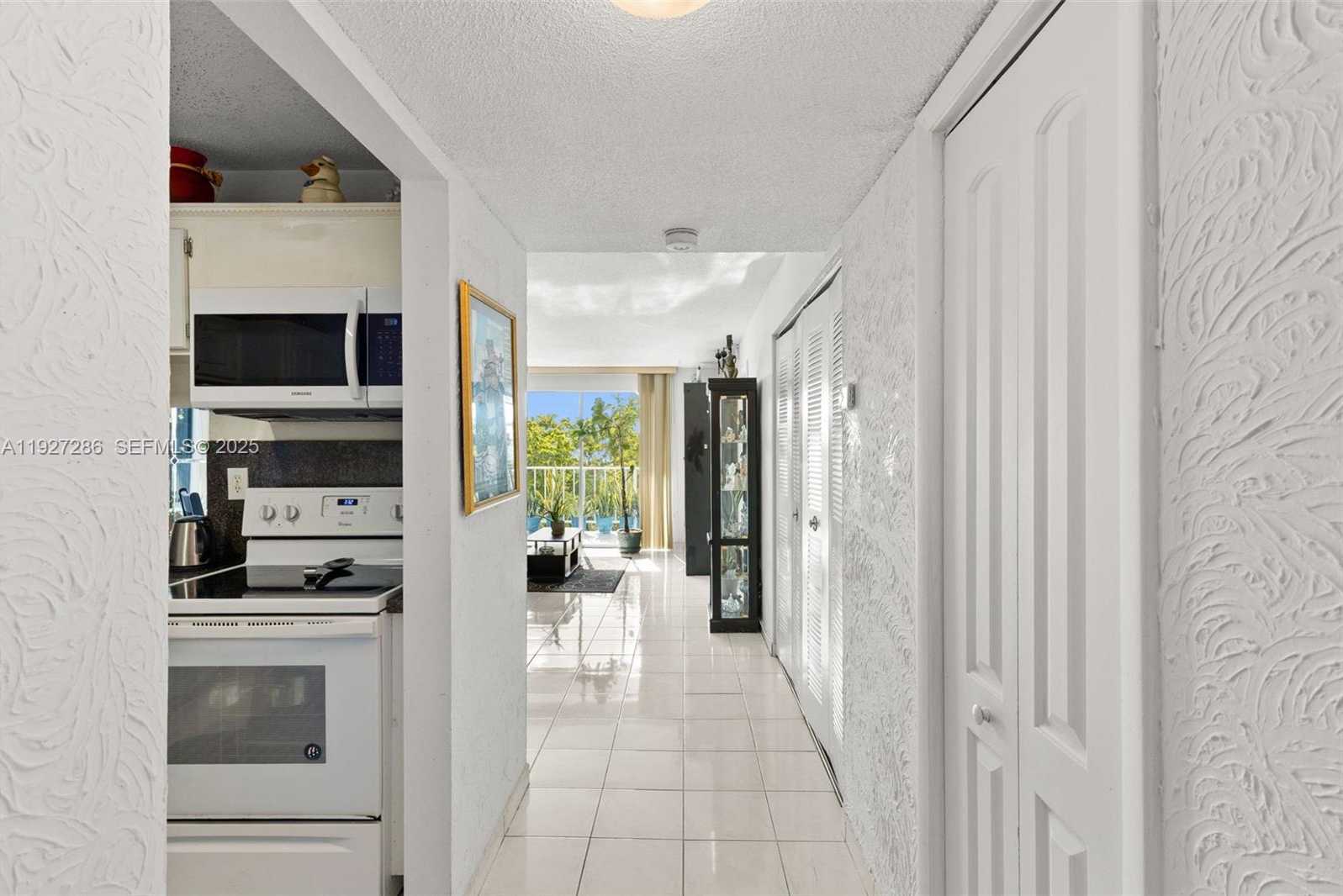 Small Image of 6900 BAY DR #5C, Miami Beach Number 7