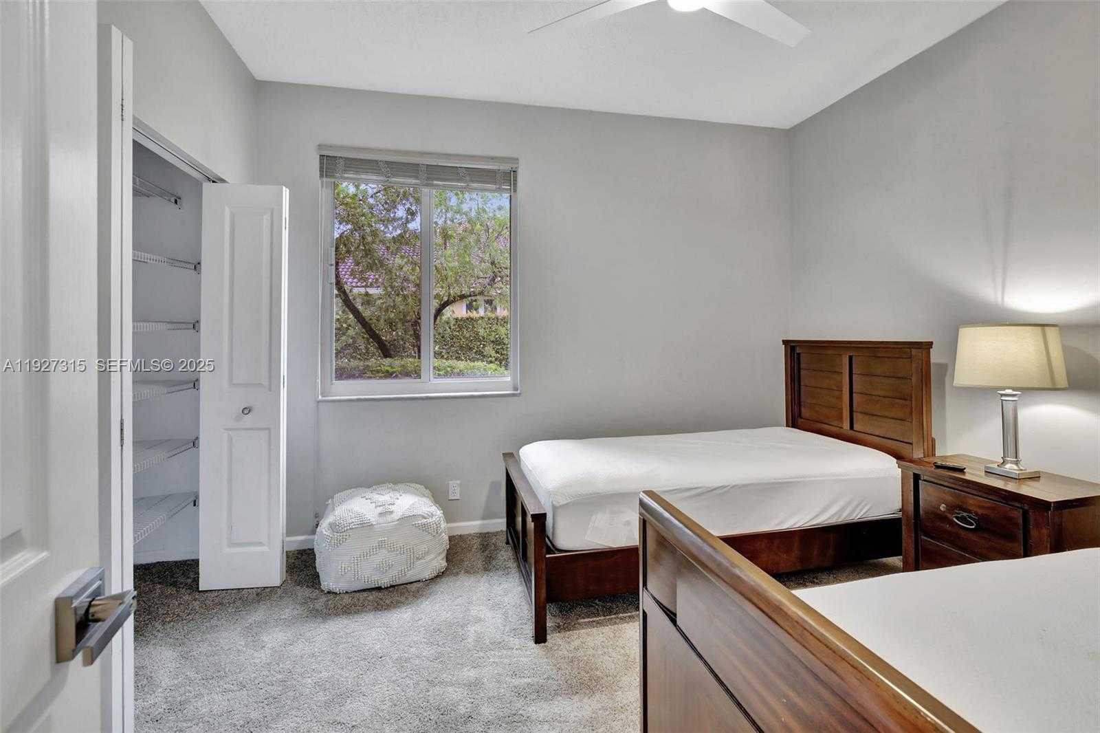 Small Image of 2922 MEDINAH, Weston Number 21