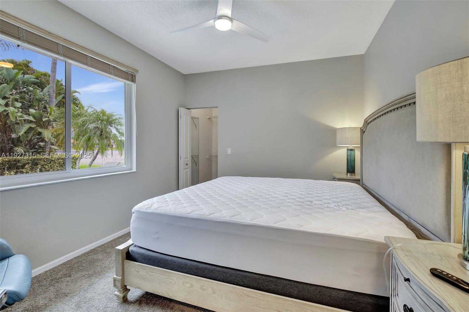 Small Image of 2922 MEDINAH, Weston Number 24