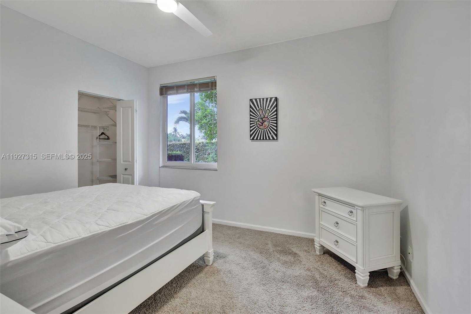 Small Image of 2922 MEDINAH, Weston Number 26