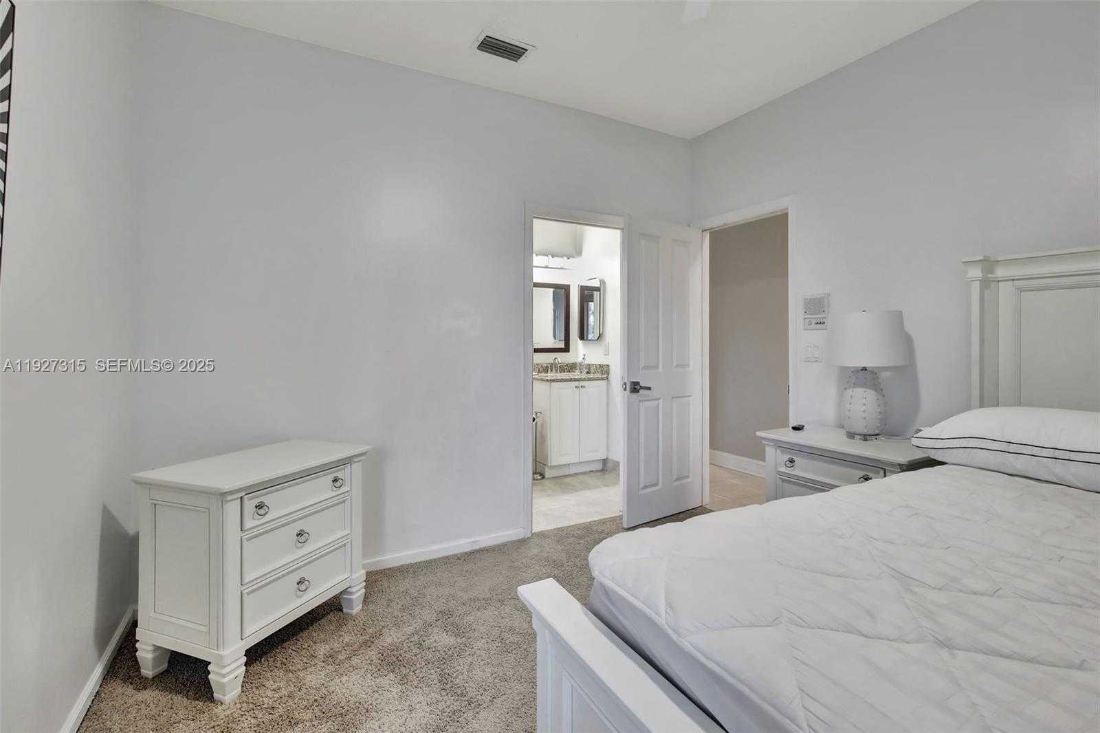 Small Image of 2922 MEDINAH, Weston Number 27