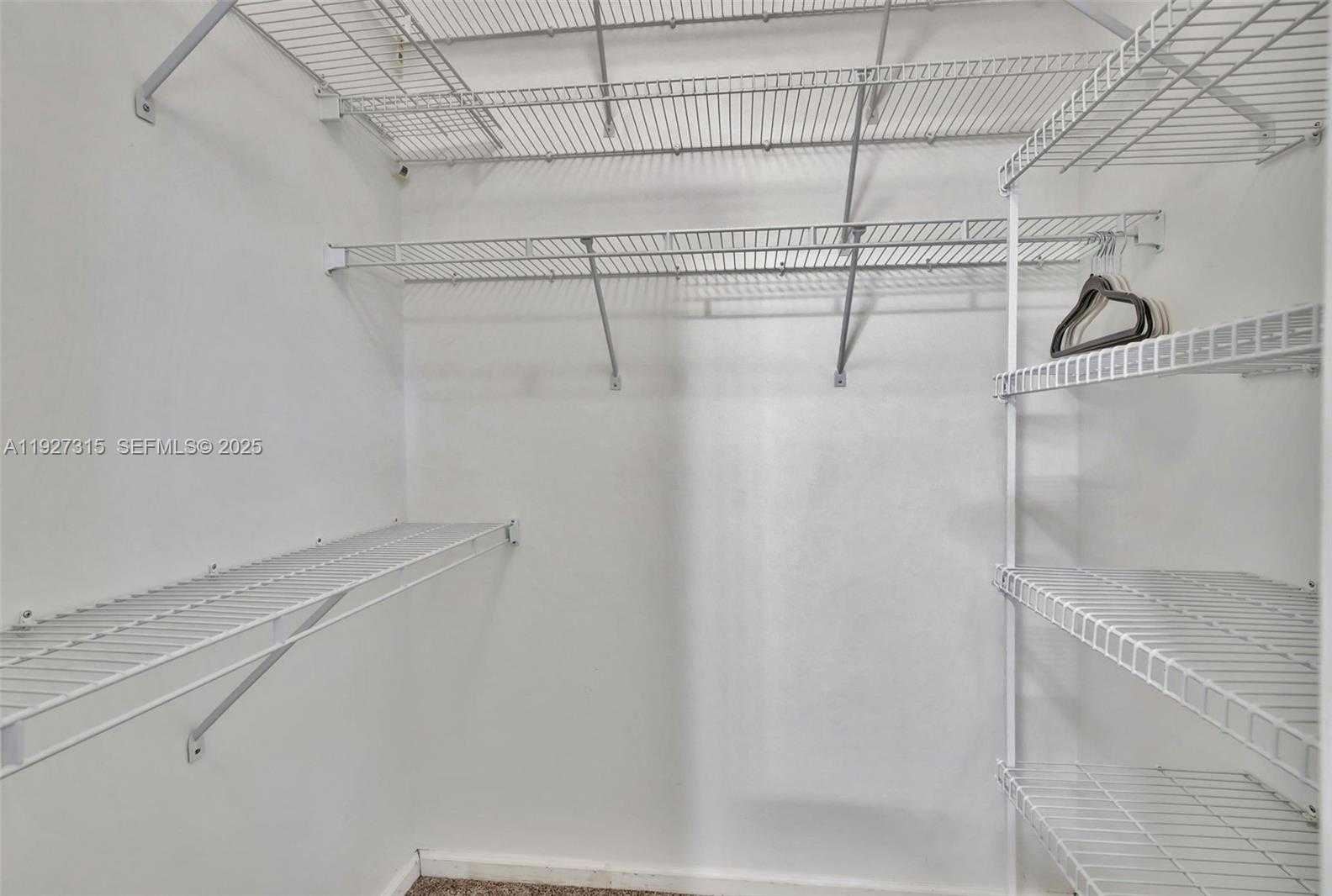 Small Image of 2922 MEDINAH, Weston Number 28