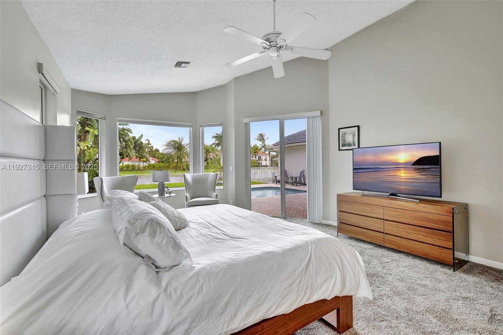 Small Image of 2922 MEDINAH, Weston Number 38