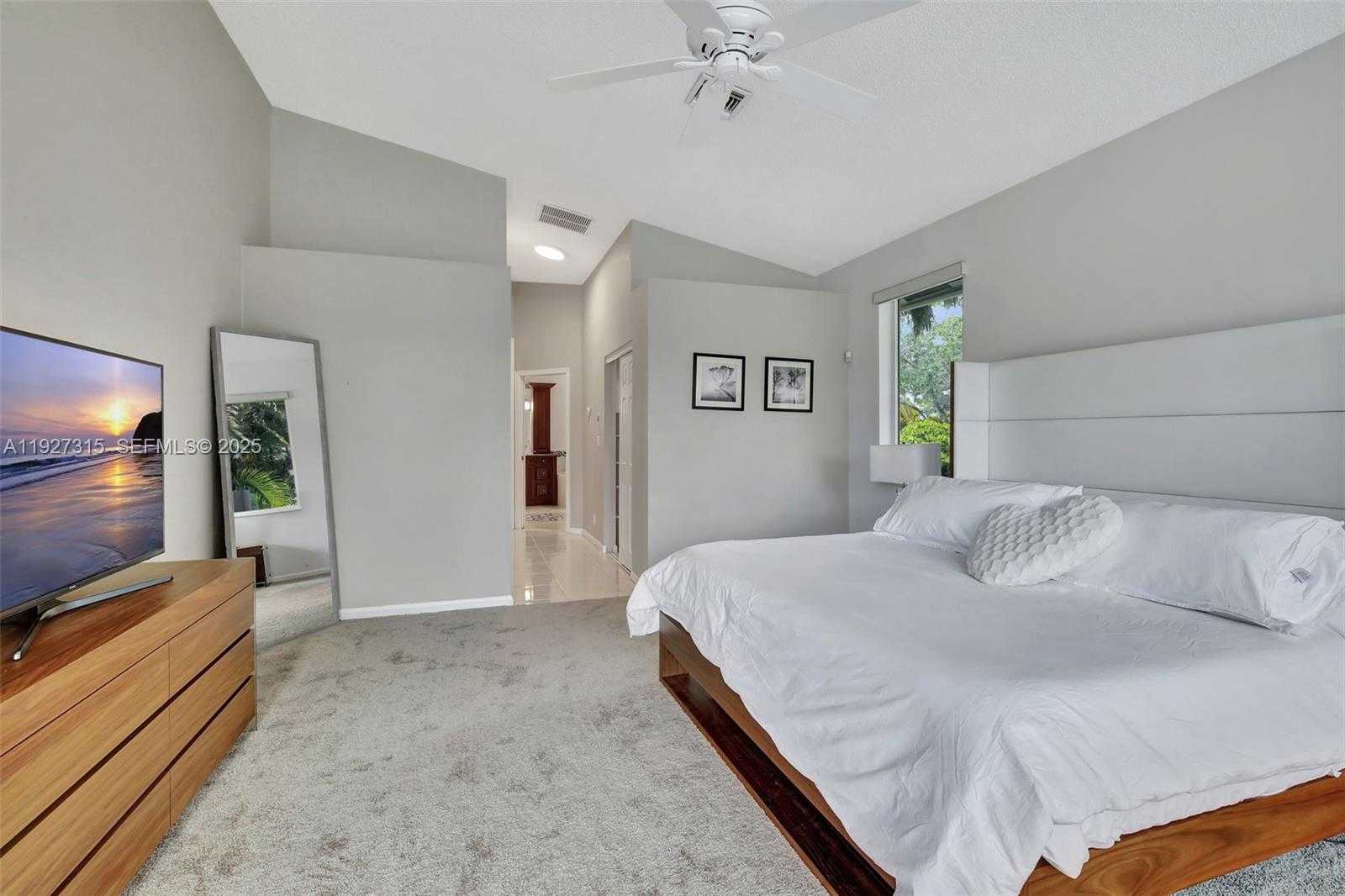 Small Image of 2922 MEDINAH, Weston Number 39