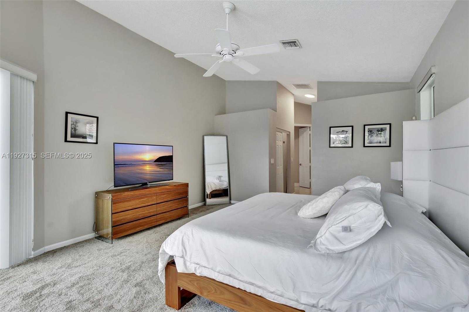 Small Image of 2922 MEDINAH, Weston Number 40