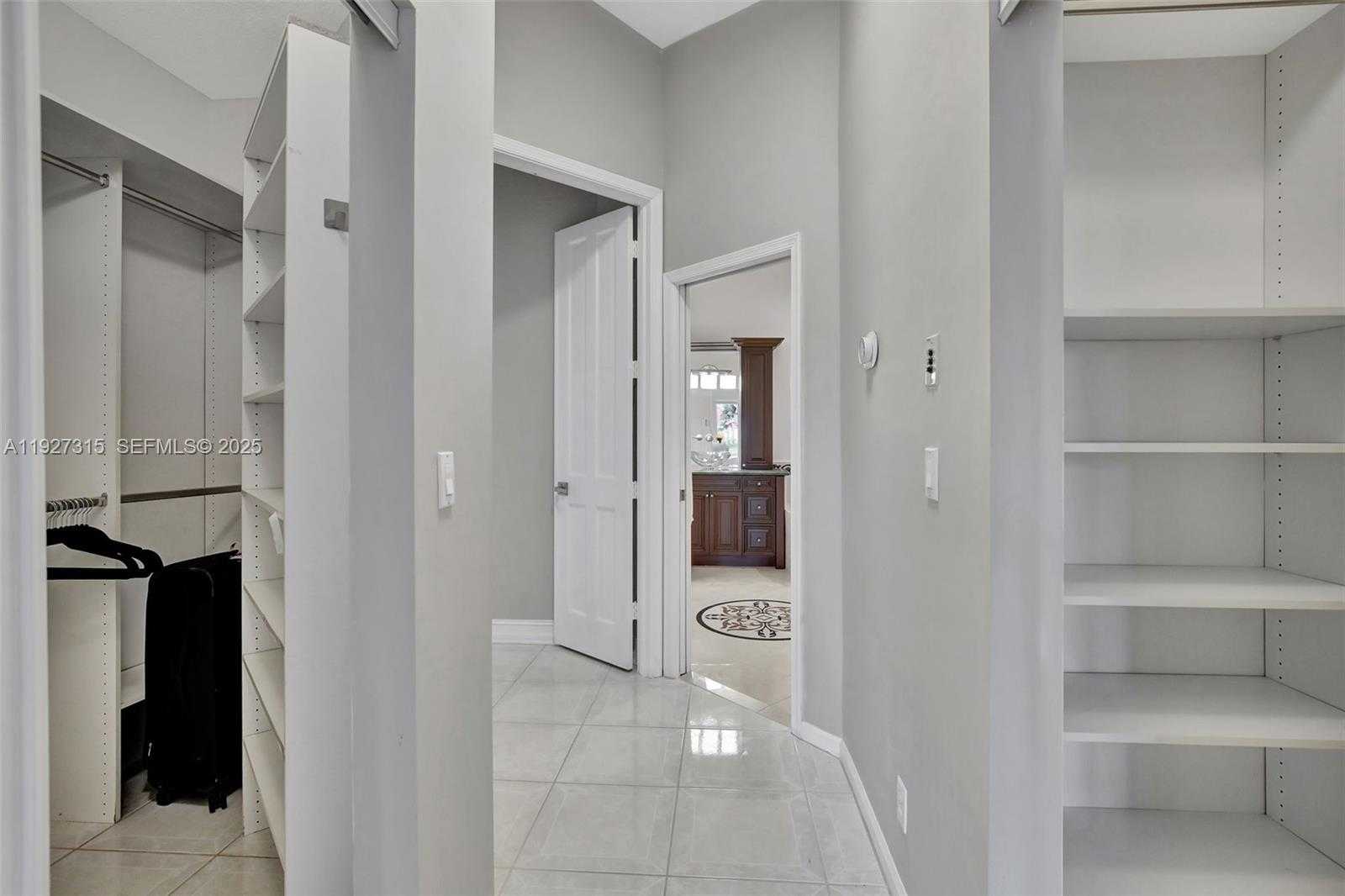 Small Image of 2922 MEDINAH, Weston Number 42