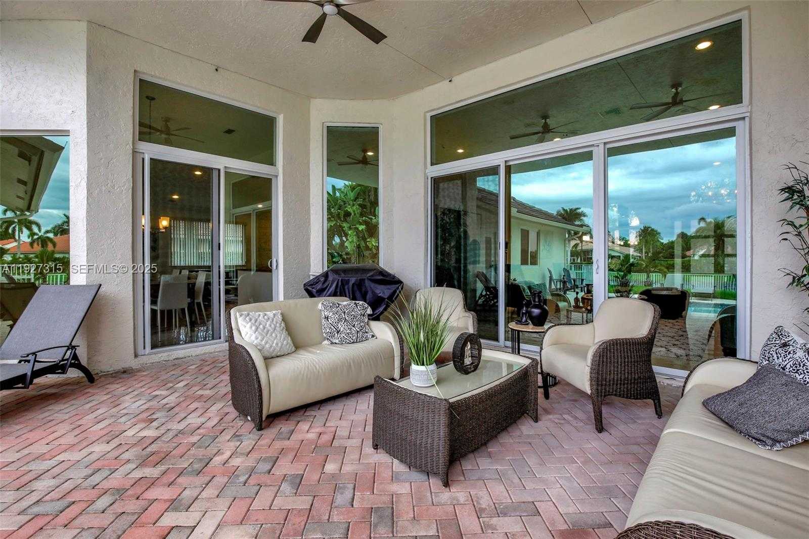 Small Image of 2922 MEDINAH, Weston Number 54