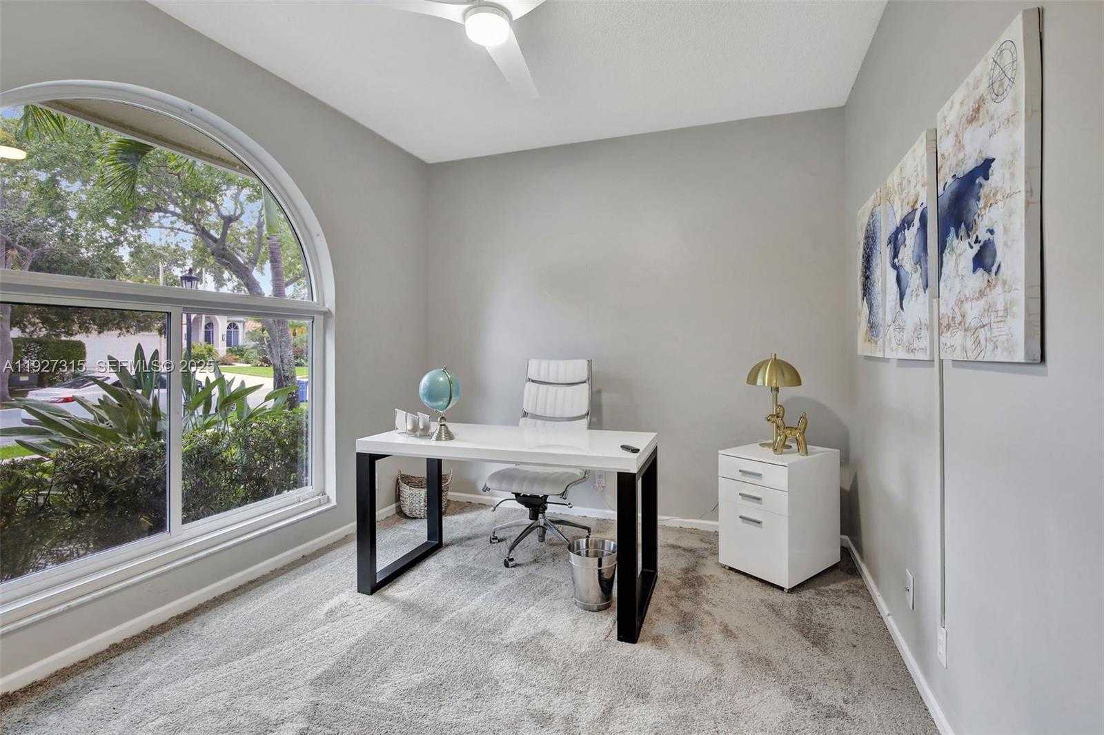 Small Image of 2922 MEDINAH, Weston Number 9