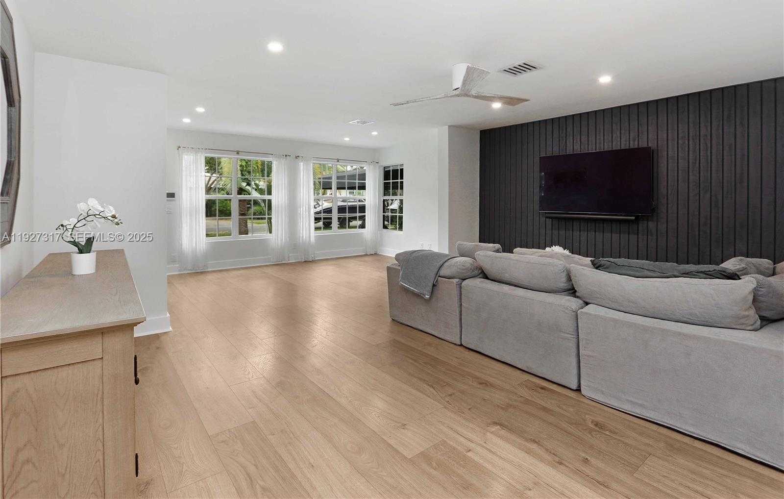 Small Image of 1417 JACKSON ST, Hollywood Number 12