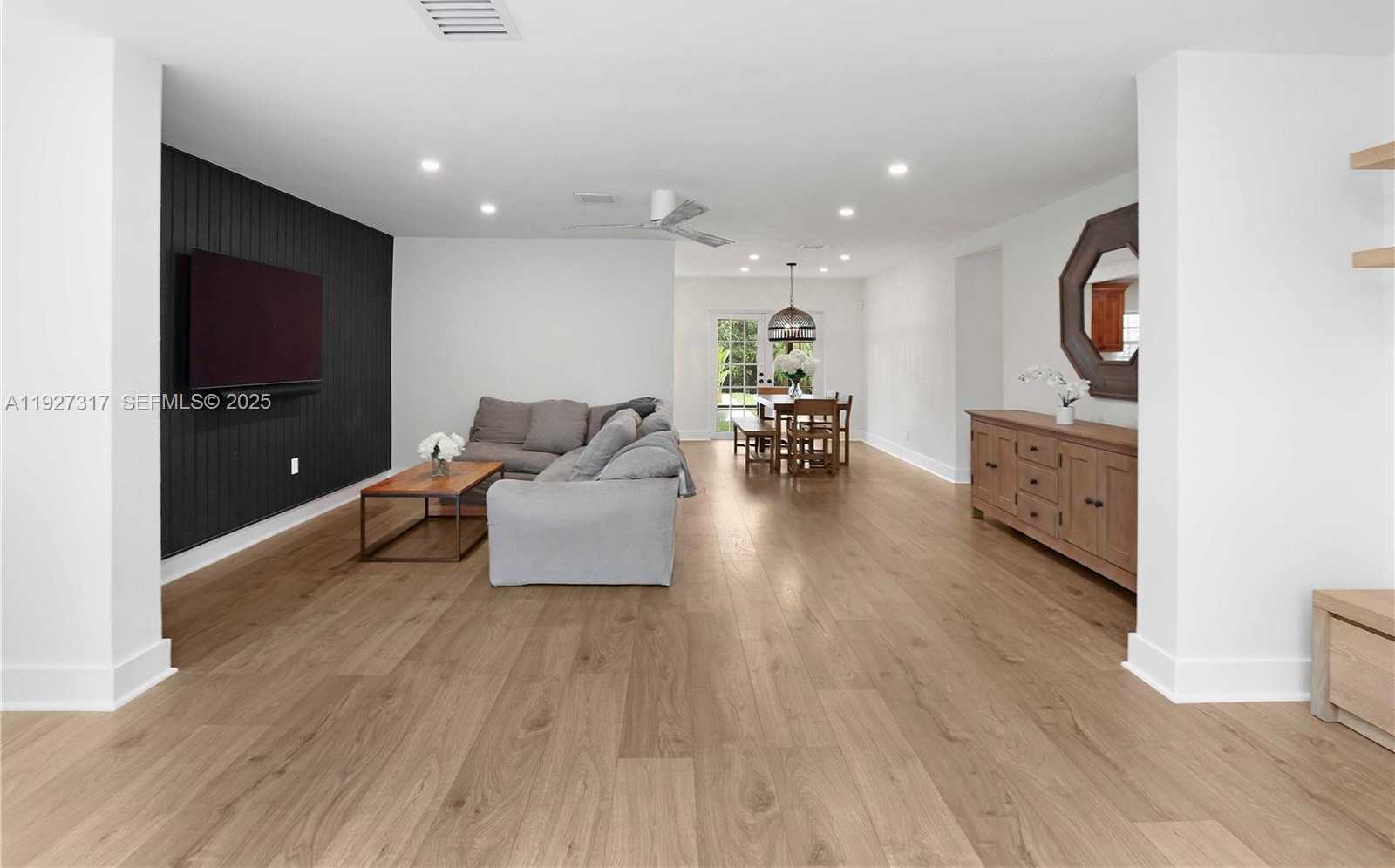 Small Image of 1417 JACKSON ST, Hollywood Number 3