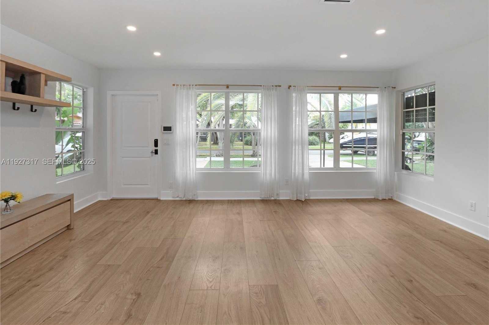 Small Image of 1417 JACKSON ST, Hollywood Number 5