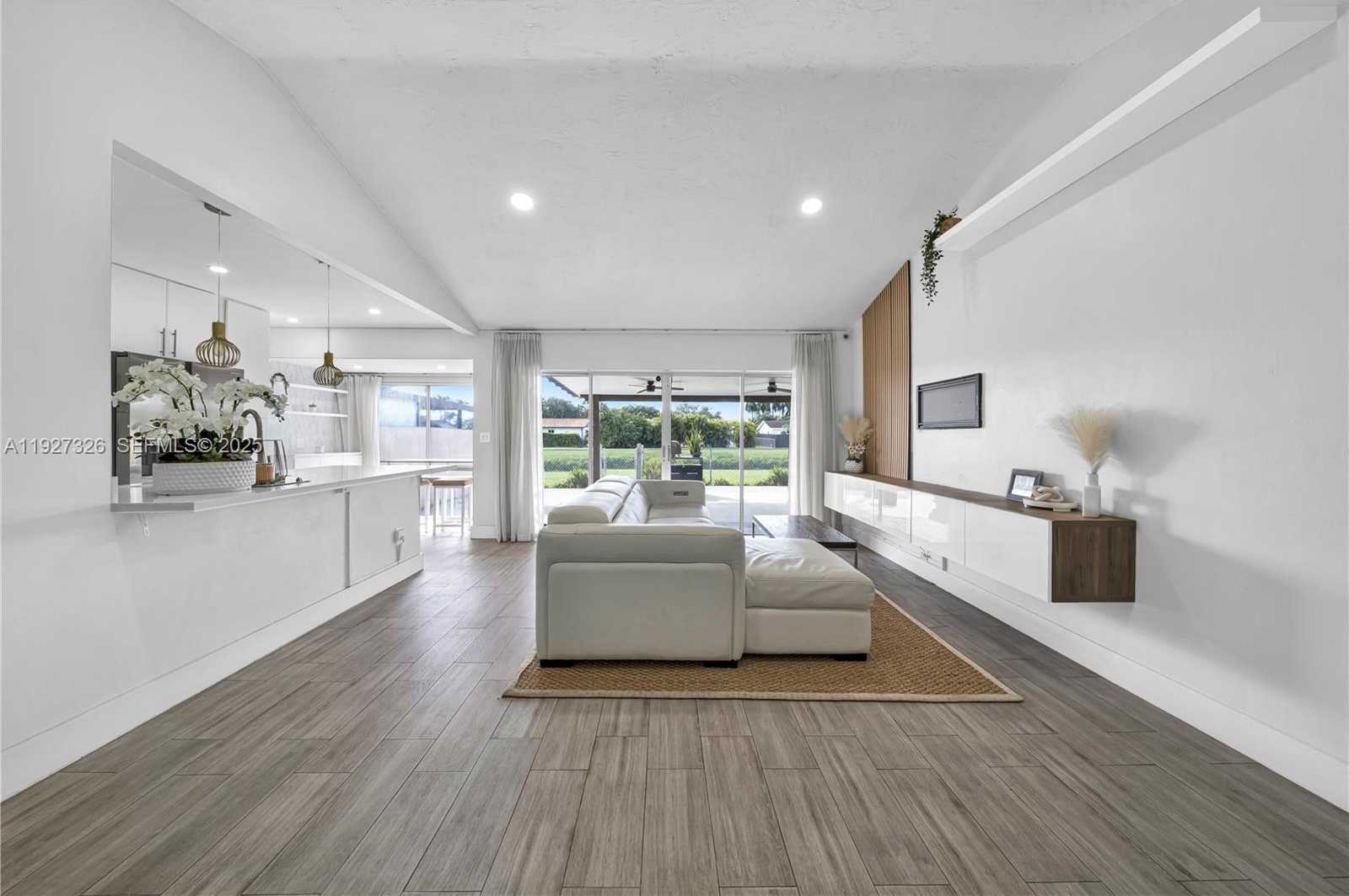 Small Image of 11974 SOUTH WEST 110TH ST CIR S, Miami Number 10