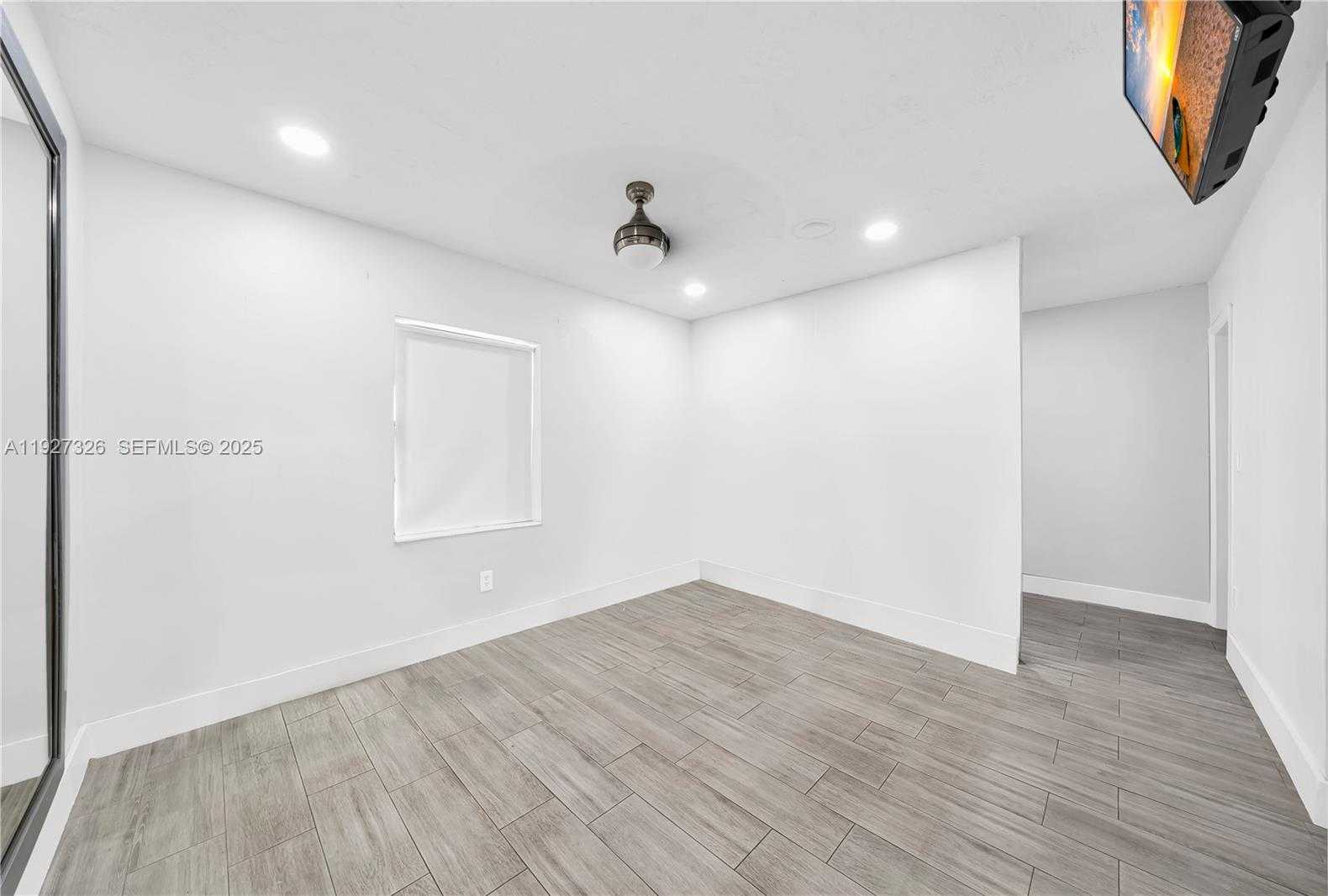 Small Image of 11974 SOUTH WEST 110TH ST CIR S, Miami Number 12