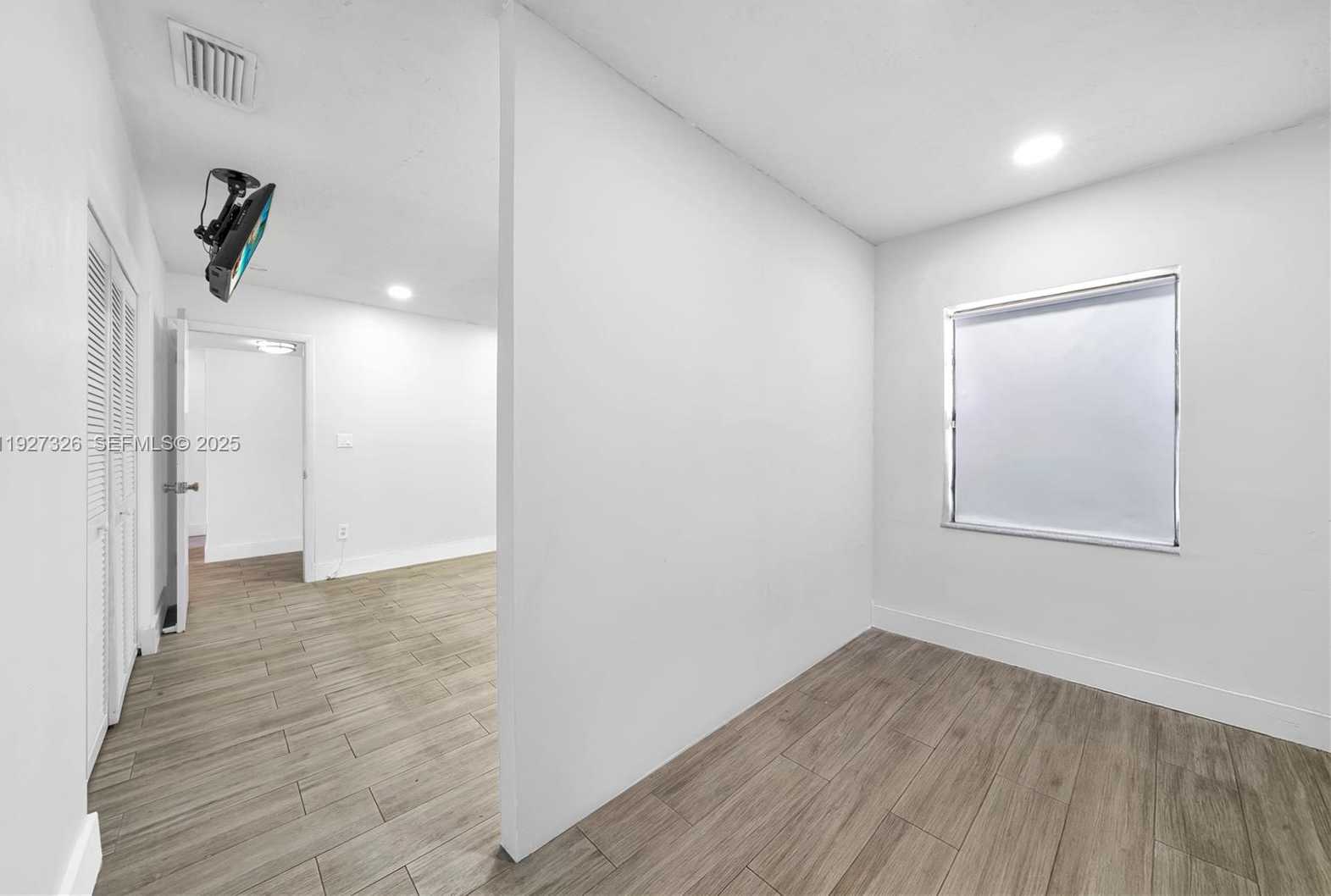 Small Image of 11974 SOUTH WEST 110TH ST CIR S, Miami Number 14