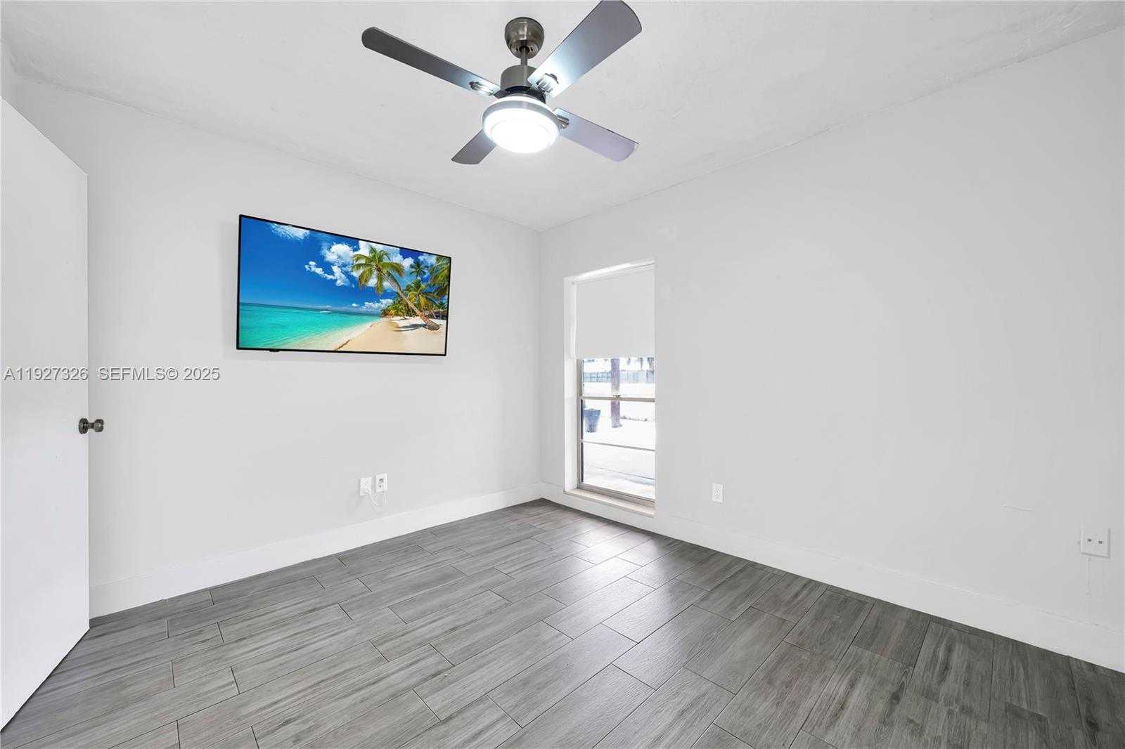 Small Image of 11974 SOUTH WEST 110TH ST CIR S, Miami Number 16