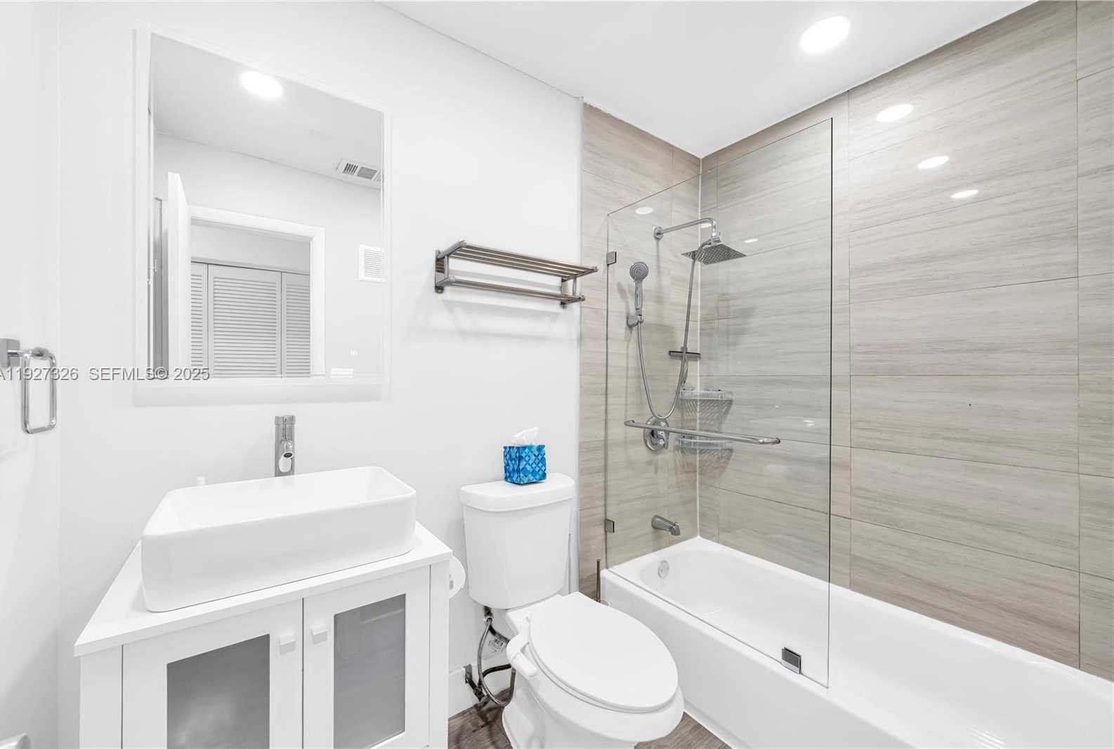 Small Image of 11974 SOUTH WEST 110TH ST CIR S, Miami Number 19