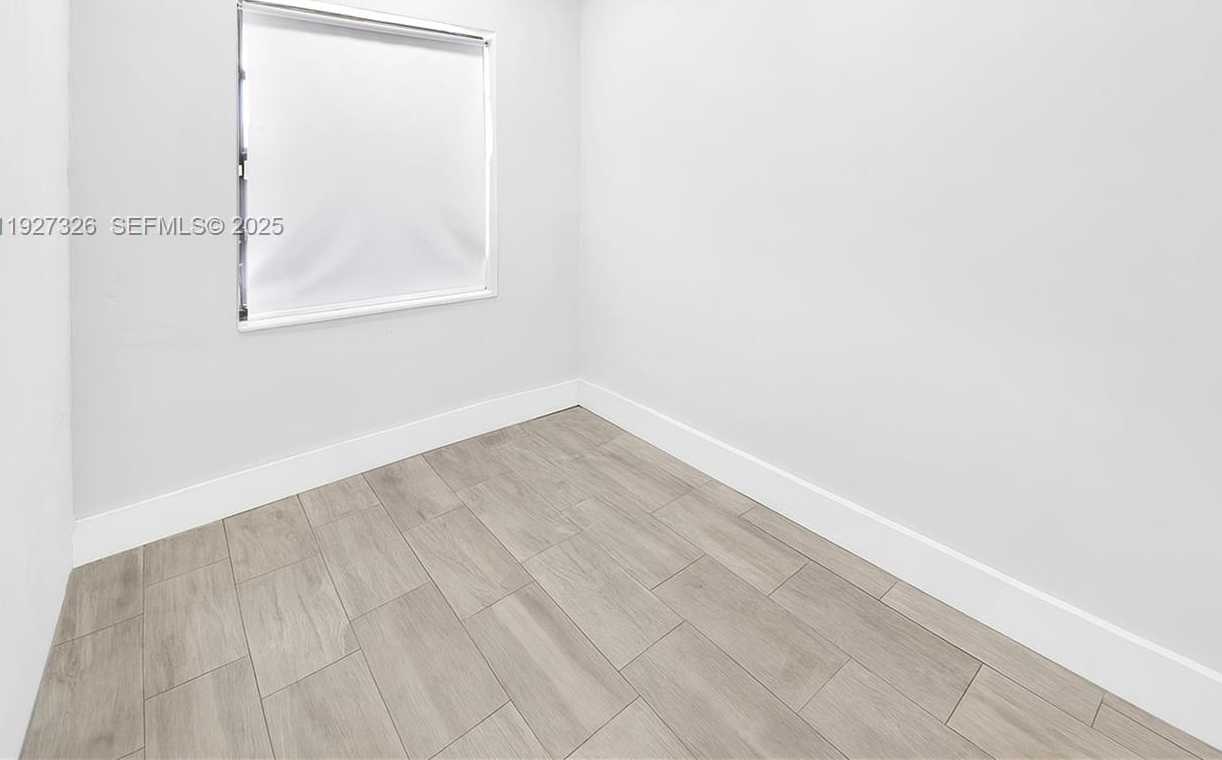 Small Image of 11974 SOUTH WEST 110TH ST CIR S, Miami Number 21