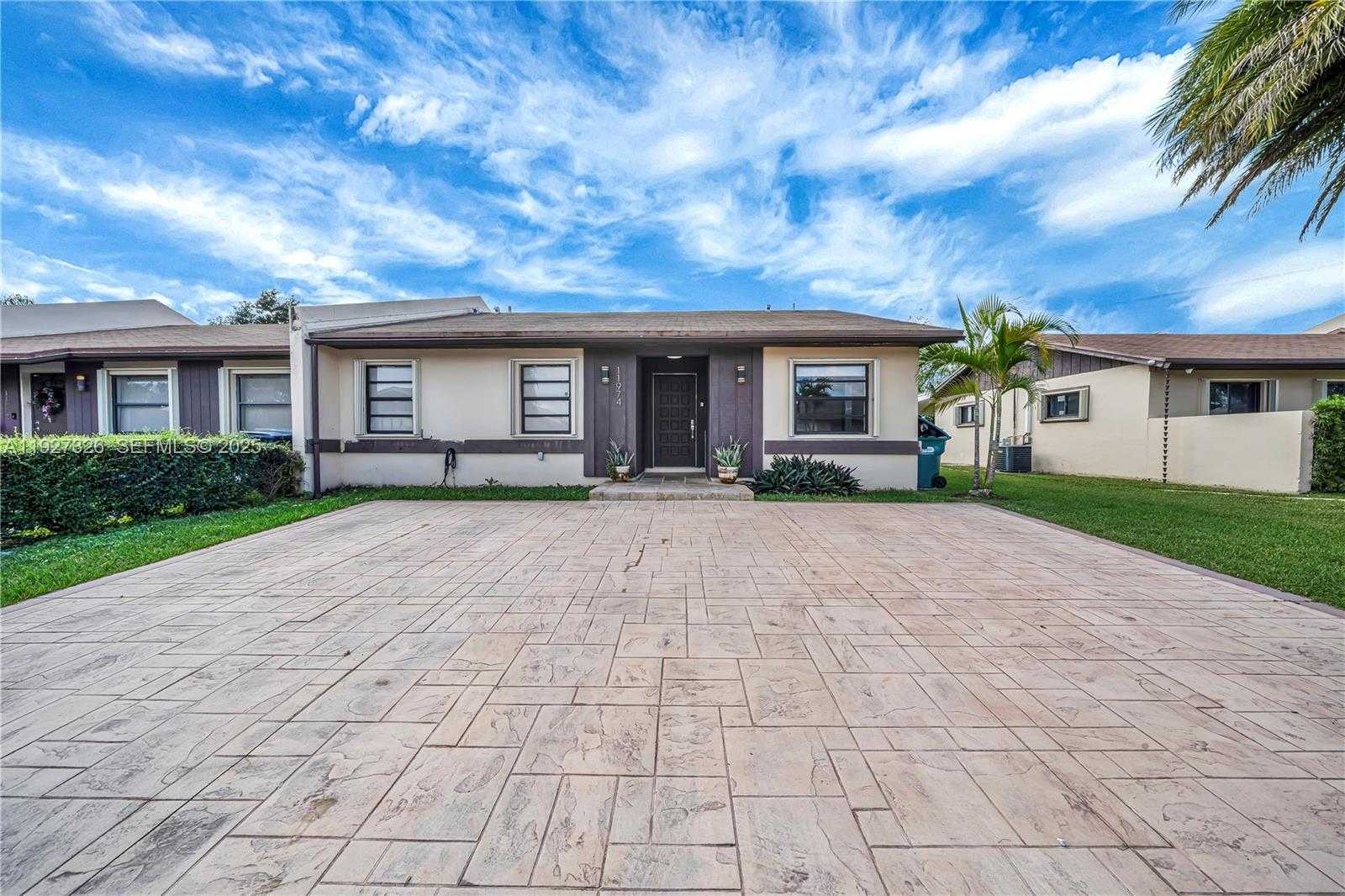 Small Image of 11974 SOUTH WEST 110TH ST CIR S, Miami Number 22