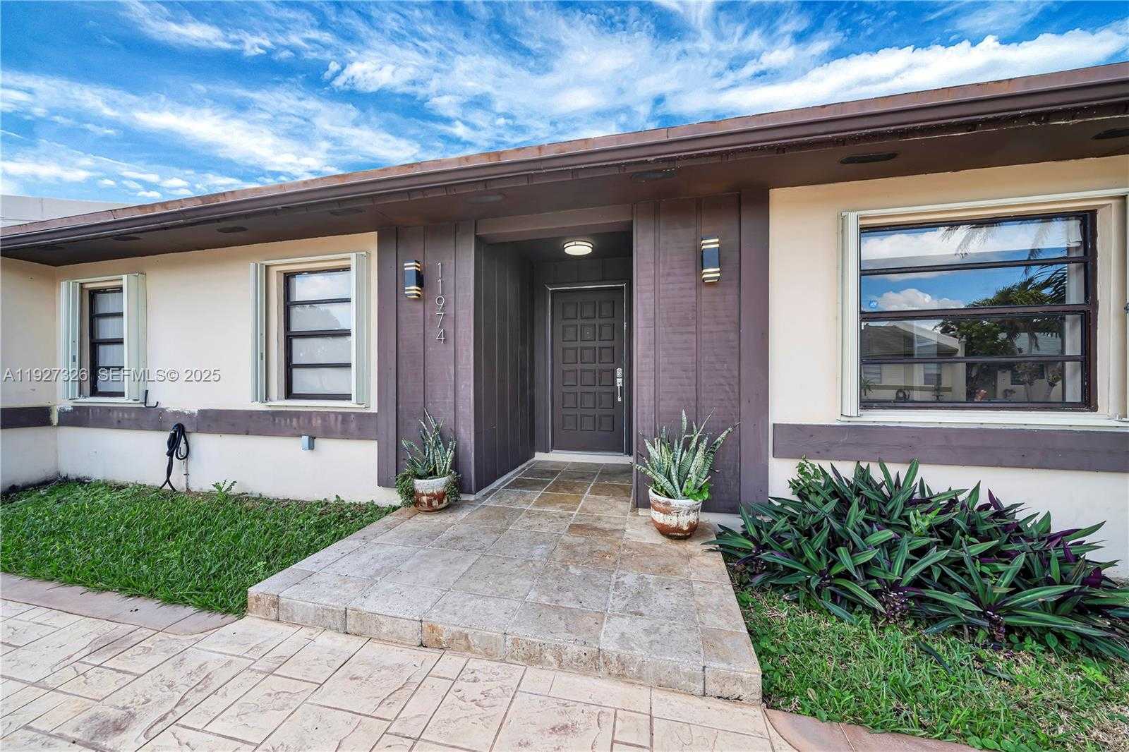 Small Image of 11974 SOUTH WEST 110TH ST CIR S, Miami Number 24