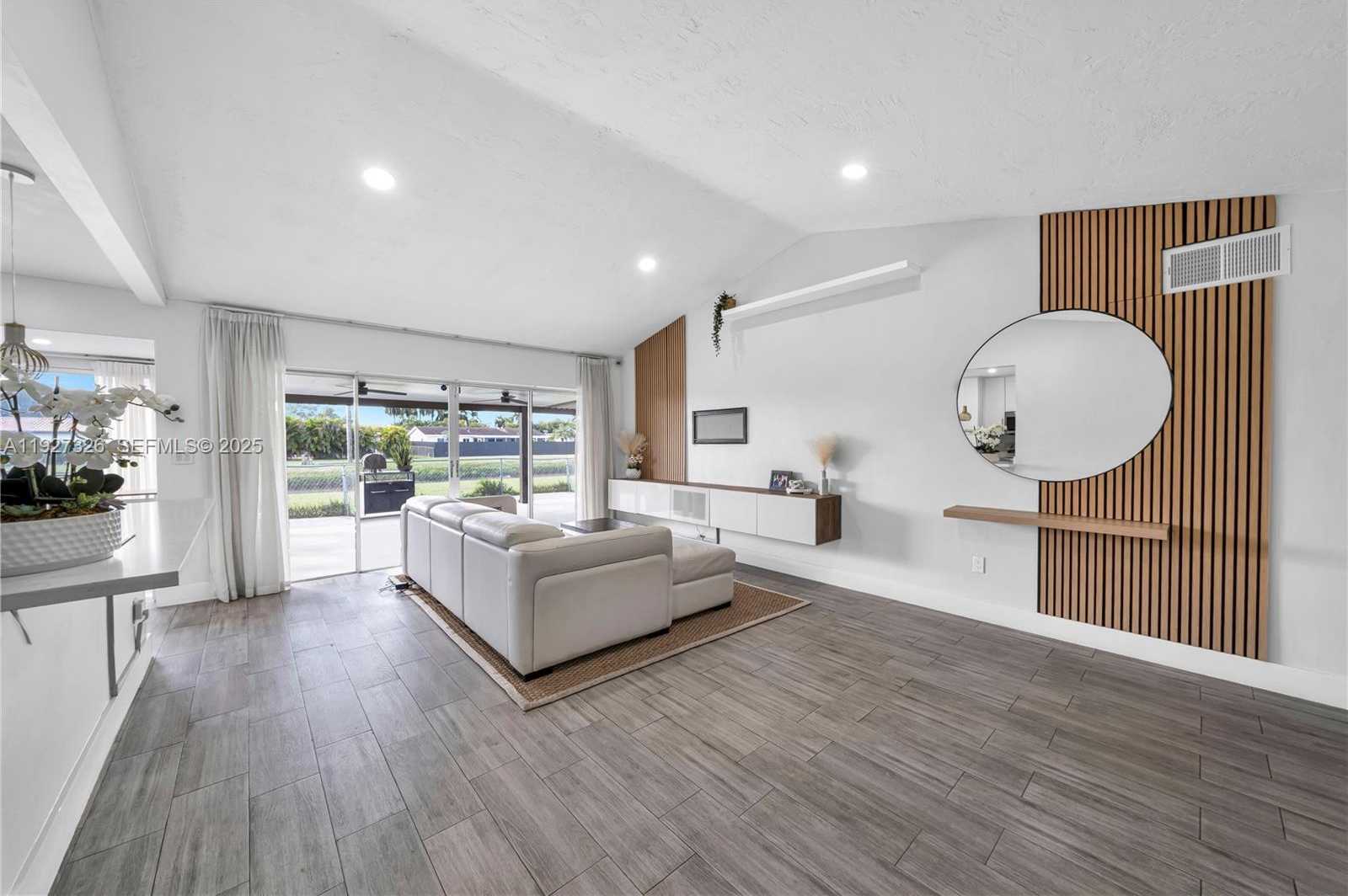 Small Image of 11974 SOUTH WEST 110TH ST CIR S, Miami Number 5