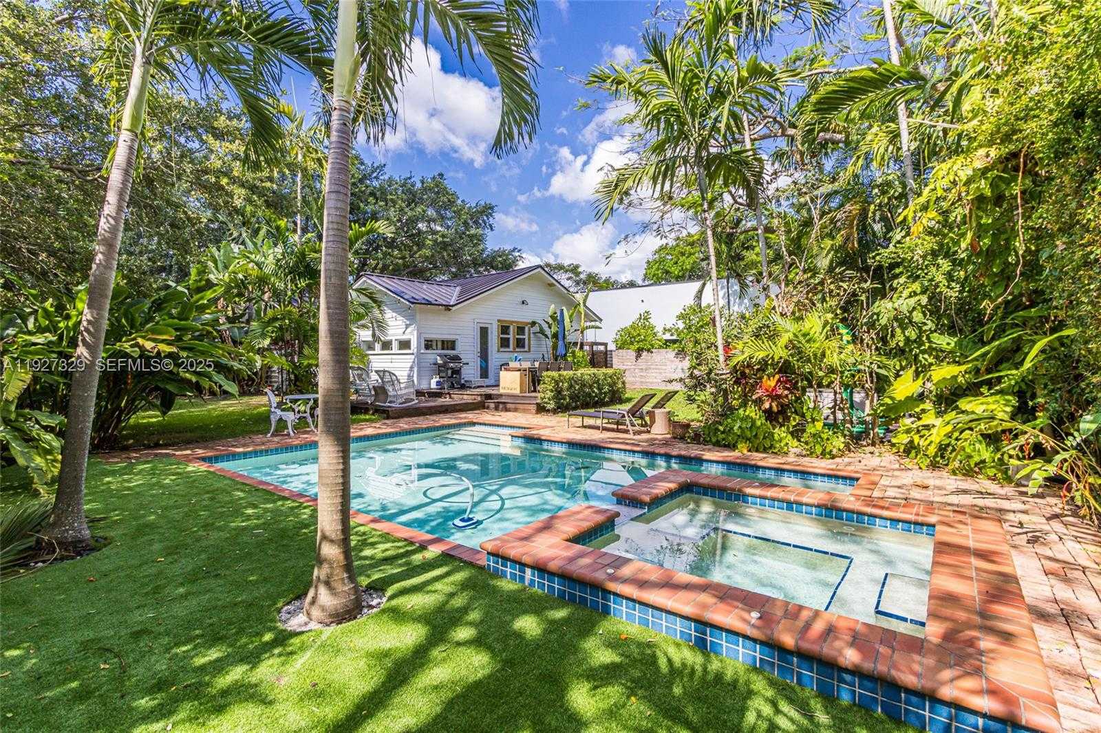 Small Image of 665 NORTH EAST 120TH ST, Biscayne Park Number 1