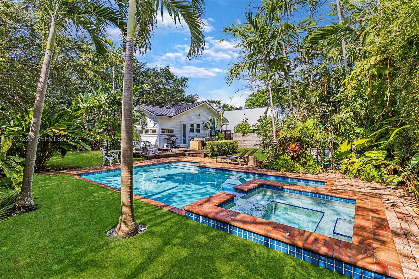 Small Image of 665 NORTH EAST 120TH ST, Biscayne Park Number 11