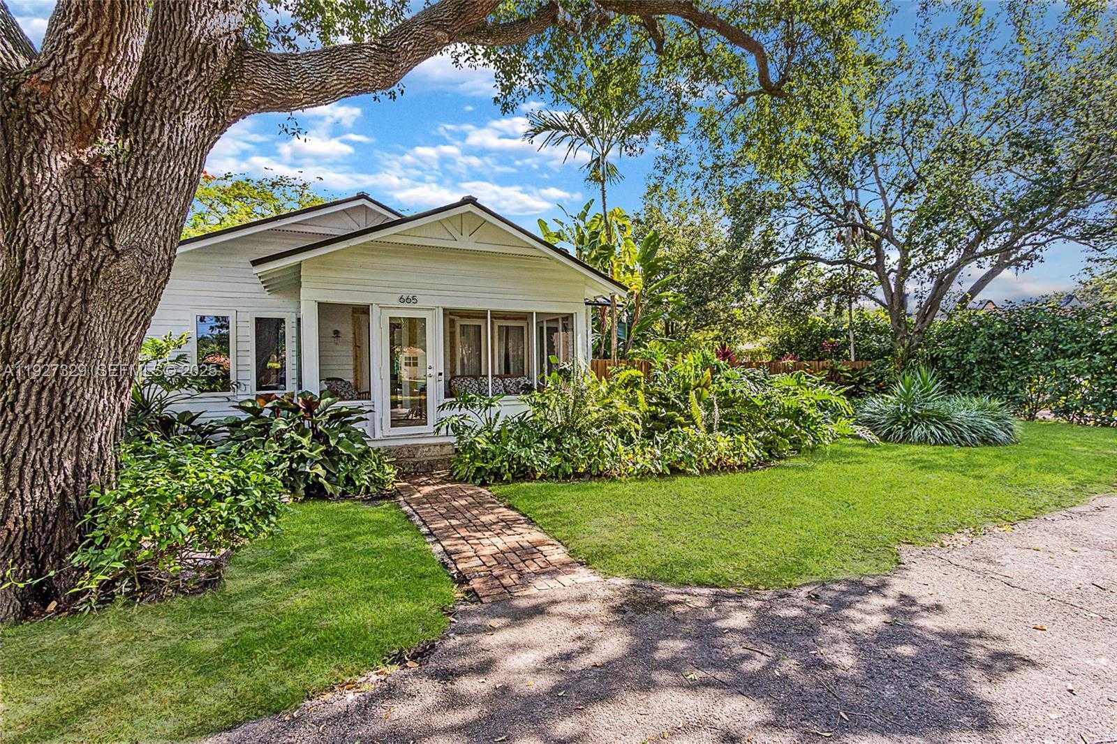 Small Image of 665 NORTH EAST 120TH ST, Biscayne Park Number 12