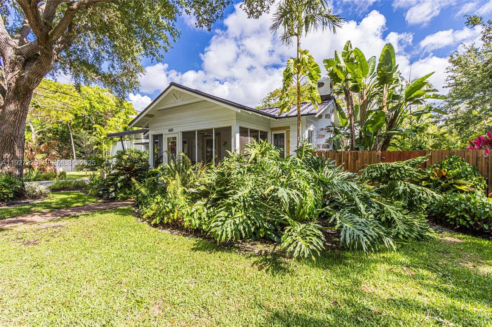 Small Image of 665 NORTH EAST 120TH ST, Biscayne Park Number 13