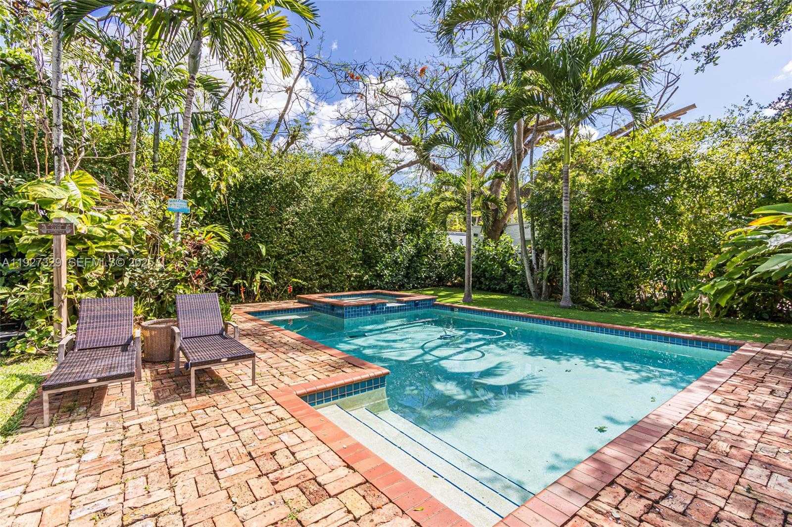 Small Image of 665 NORTH EAST 120TH ST, Biscayne Park Number 14