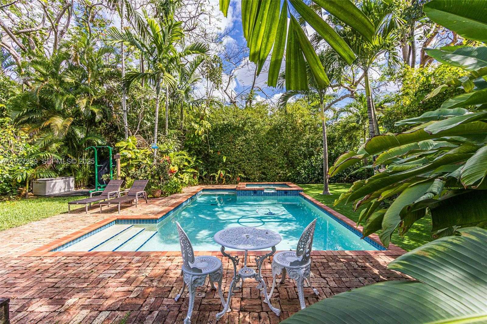 Small Image of 665 NORTH EAST 120TH ST, Biscayne Park Number 15